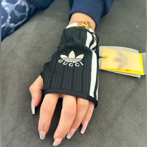 Gucci X Adidas, knit gloves NWT - Picture 4 of 9